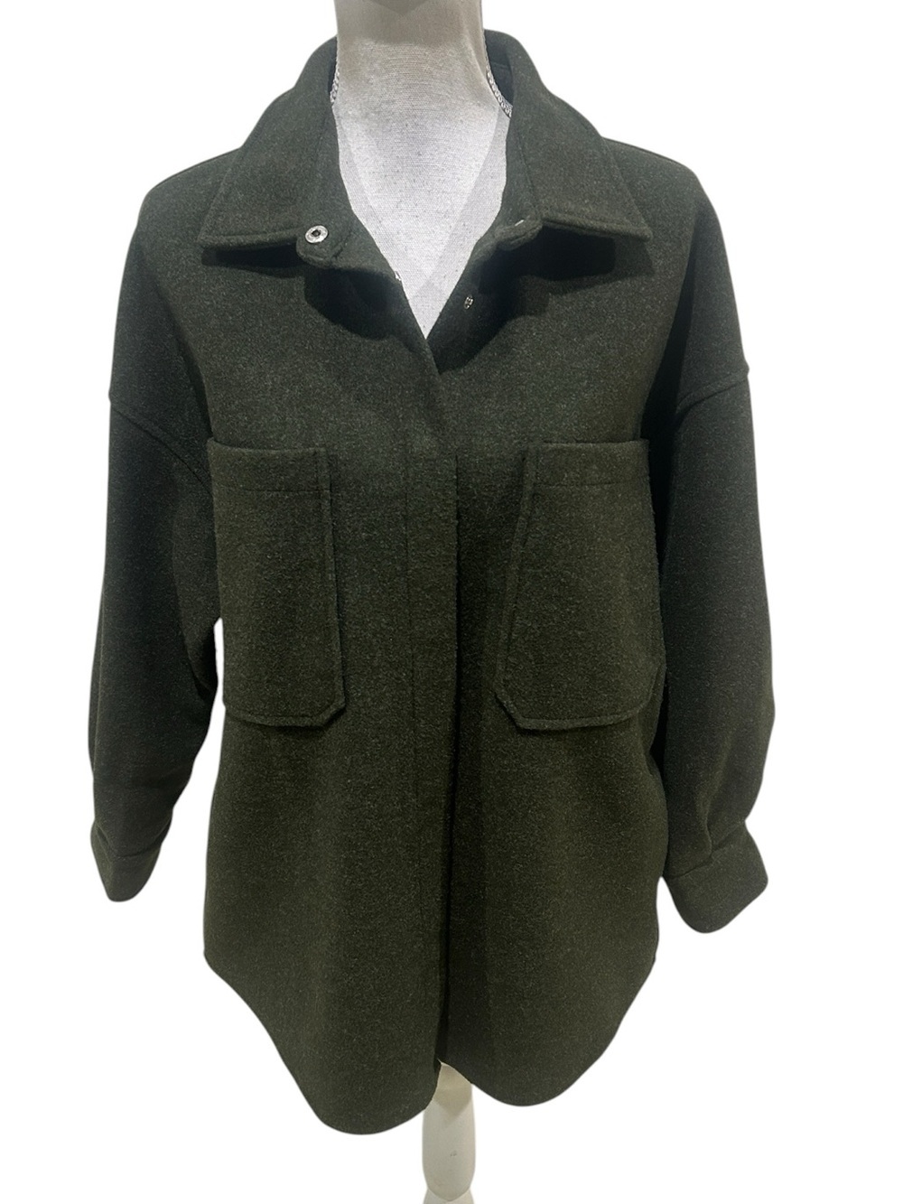 Merokeety Olive Green button down shirt jacket Shacket chest Pockets size medium